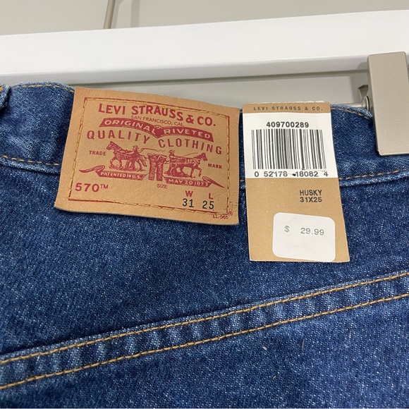 Vintage Levi’s 570 High Waist Baggy fit Jeans - Picture 4 of 12